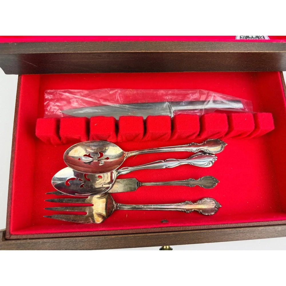 1847 Rogers Bros Reflection Silverplate Flatware Set International Silver Chest